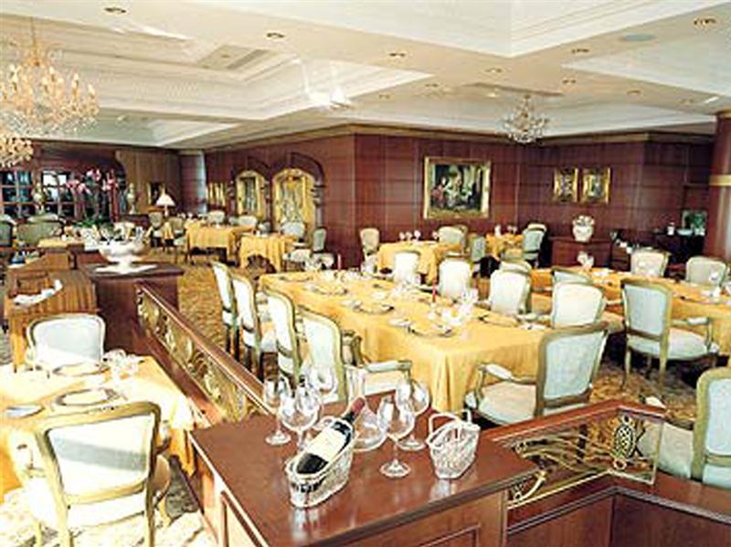 Hotel Al Habtoor Grand Beirut Exterior foto